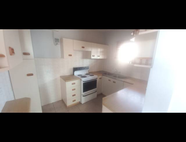 2 BEDROOM FLAT TO LET IN WINDERMERE